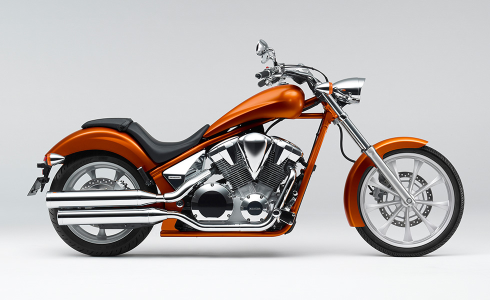 大型クルーザーモデル Vt1300 シリーズのカラーリングを変更し発売 Honda