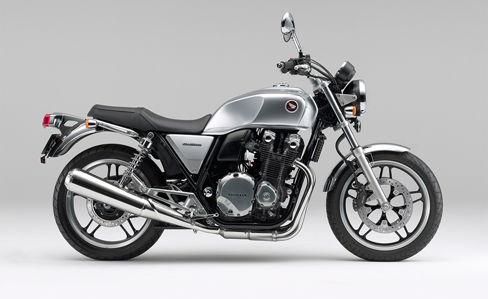 Honda Cb1100 をマイナーチェンジするとともに 特別色を施した Cb1100 Black Style を発売