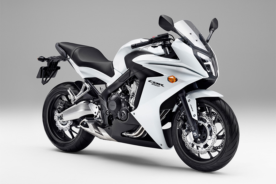 Honda 新開発の直列4気筒エンジンを搭載した Cbr650f Cb650f を新発売