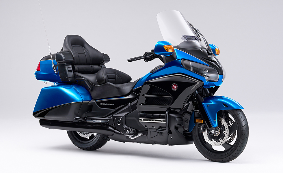 Honda 1800ccの大型二輪クルーザー ゴールドウイング にツートーンカラーの新色を追加して発売
