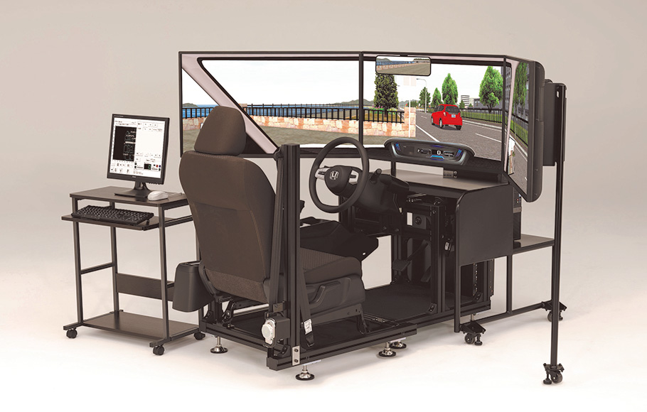 Honda 安全運転教育用 ドライビングシミュレーター をマイナーモデルチェンジし発売 Honda 安全運転教育用 ドライビングシミュレーター をマイナーモデルチェンジし発売