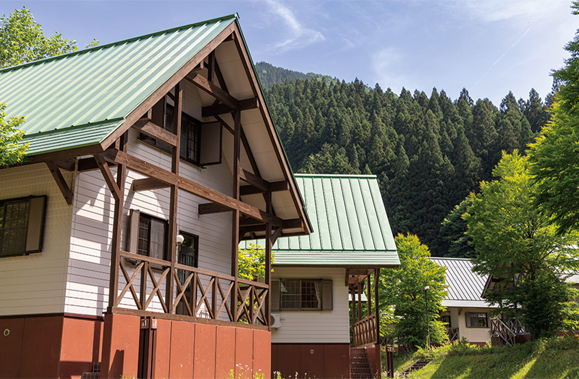 キレイに並ぶコテージは、2階建てでおしゃれ