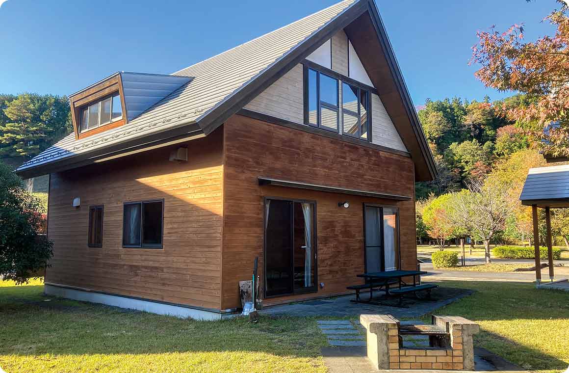 別荘感覚で楽しめるキャビン。車イスで利用できるバリアフリー対応のキャビンもある