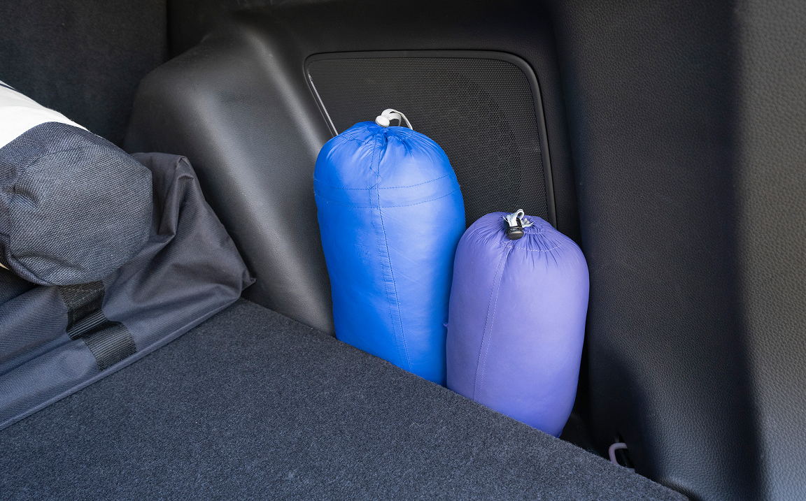 後輪タイヤの上に位置するホイールハウス横のくぼみは、デッドスペースになりがちな場所。