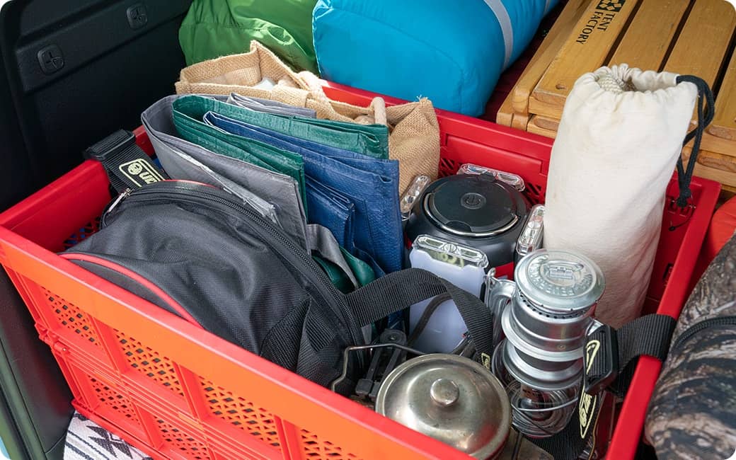 小物はコンテナにまとめて収納