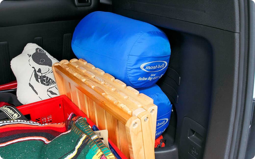 寝袋などの柔らかい道具は壁面とのクッションに！