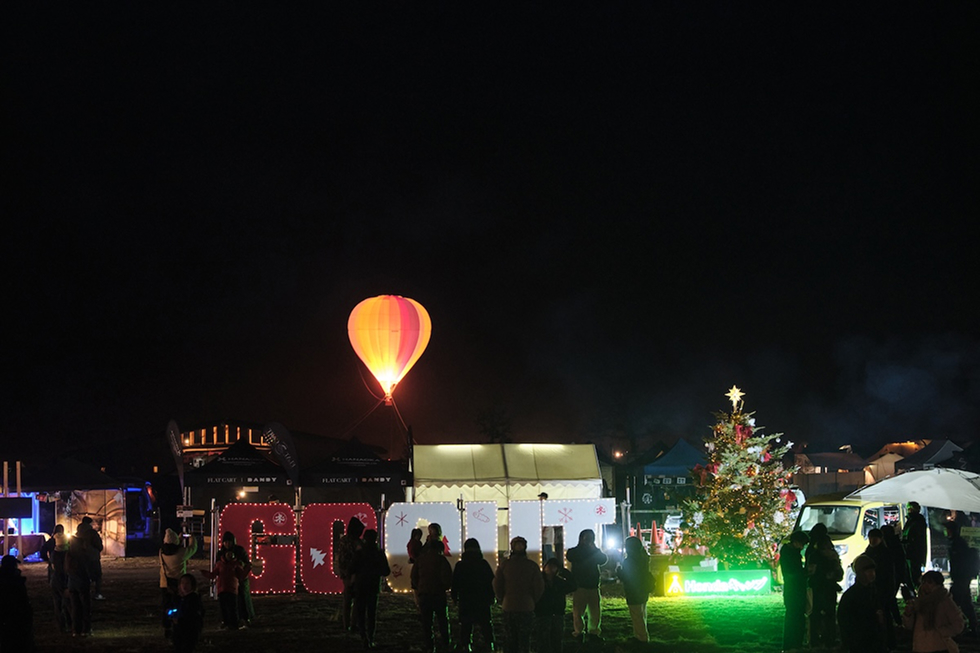 カウントダウンと共にライトアップ