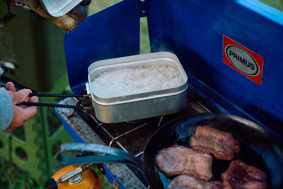 このメスティンはここ数年使ってるものなのだけど、よくできてるんですよね