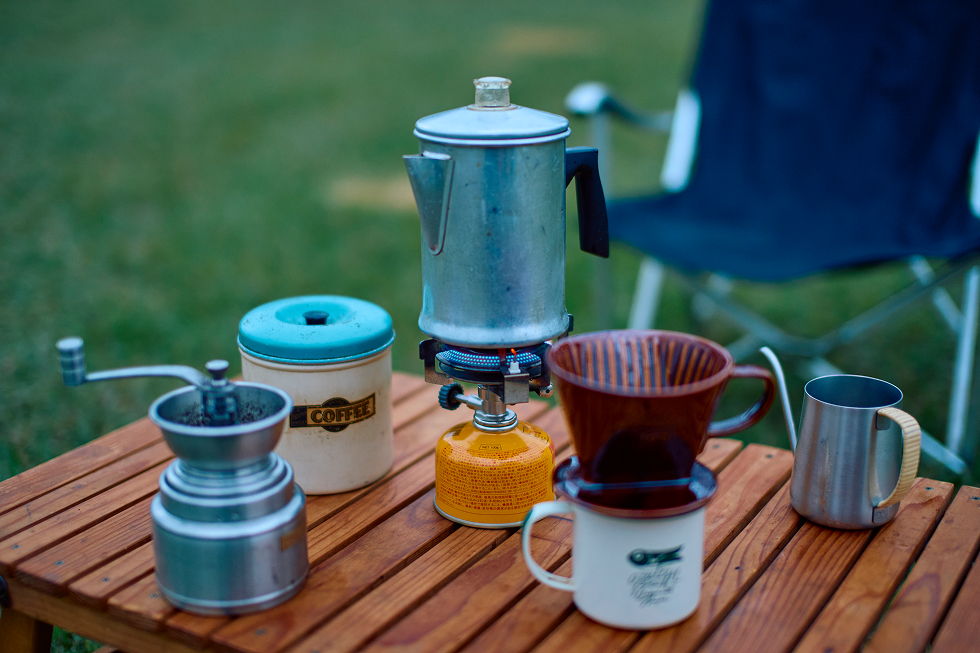 昔のアウトドア雑誌で、深い森の中でスマートにコーヒーを入れるシーンがあって、すごく憧れましたね
