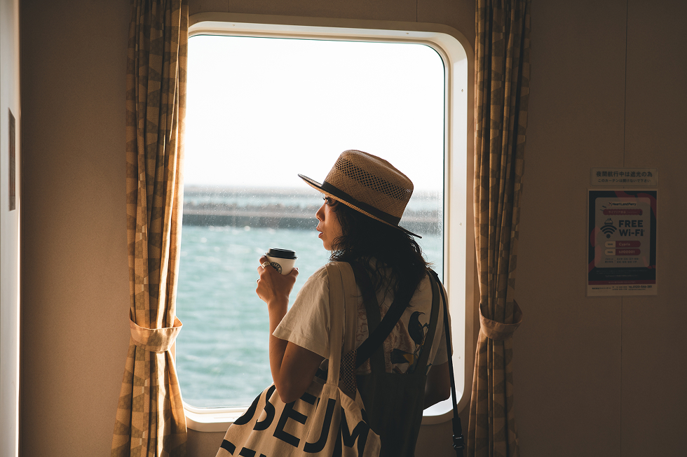 ウミネコが歩いてる