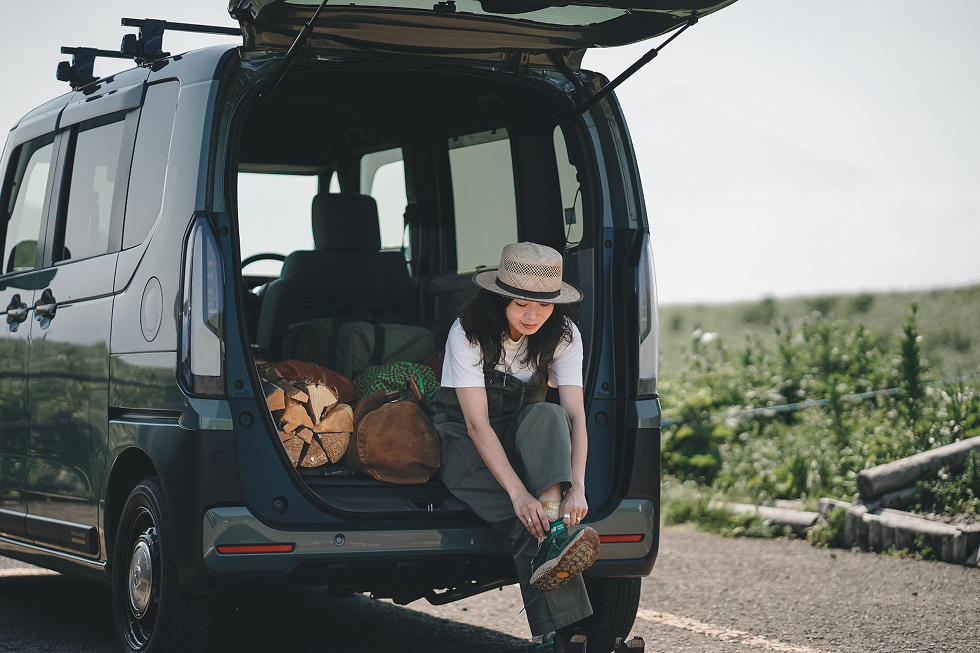 トレッキング用のシューズに履き替えて、いざ出発
