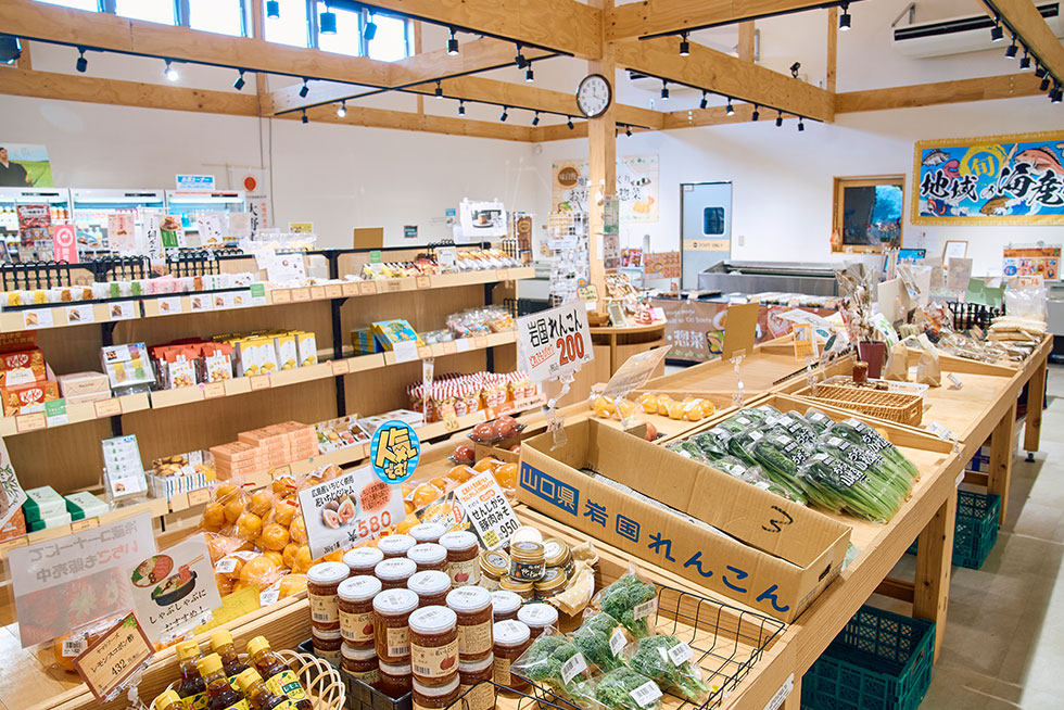 広島県だけではなくお隣・山口県の食材も並んでいます