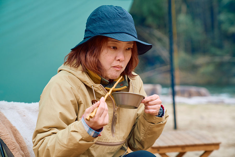 パクッ、モグモグ……