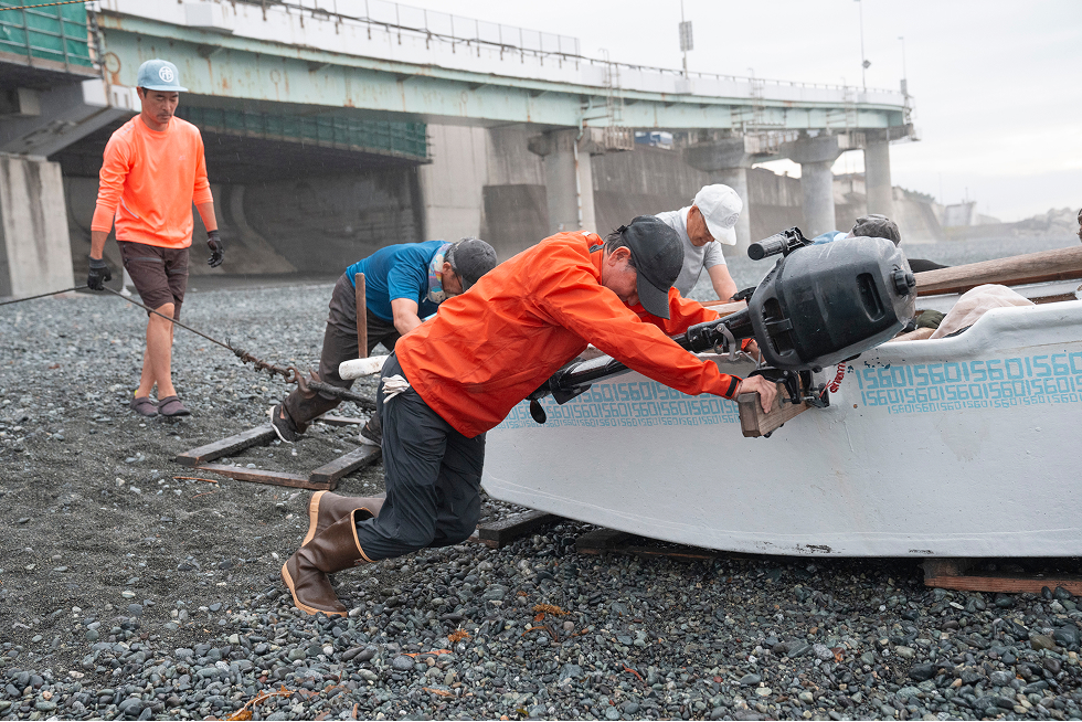 地引網漁の様子