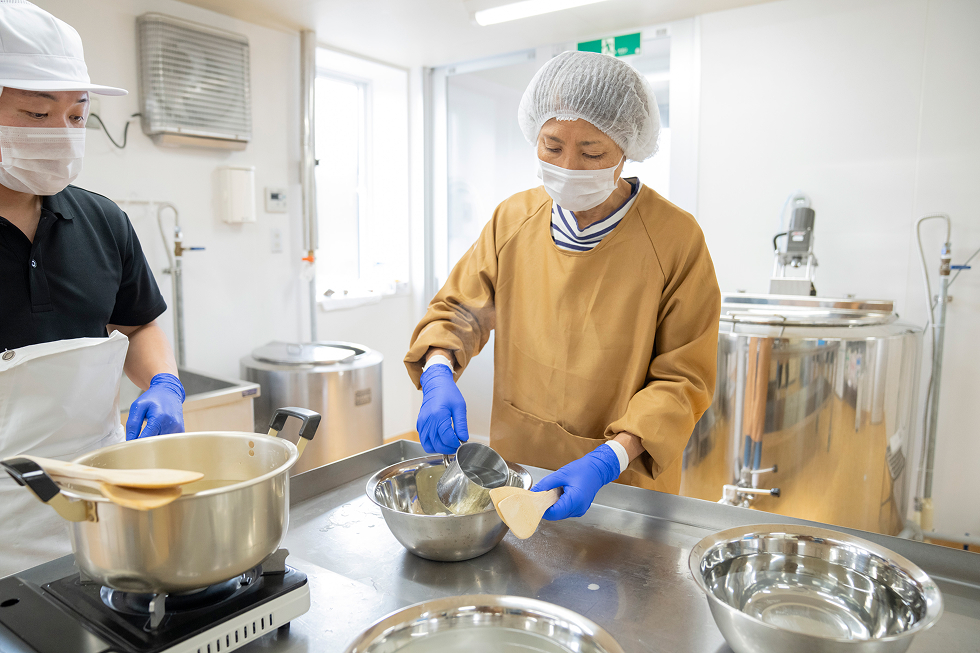 モッツァレラチーズ作り体験スタート