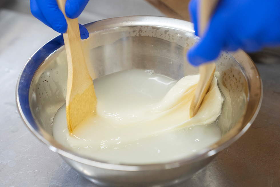 モッツァレラチーズ作り体験スタート