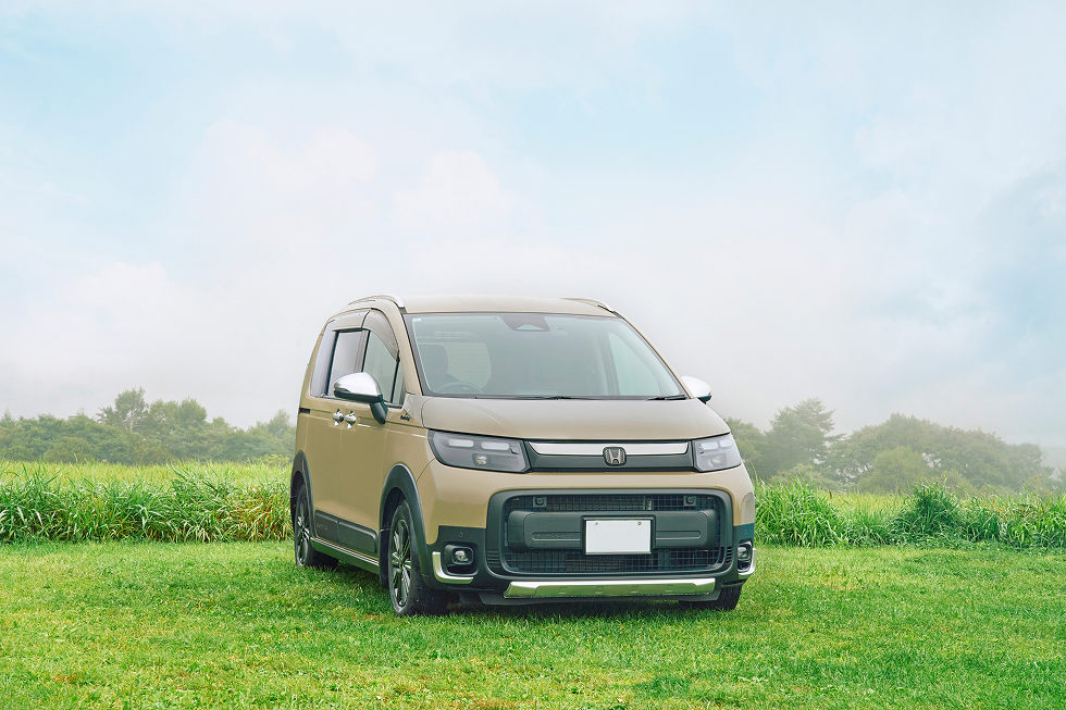 FREED e:HEV CROSSTAR ※純正アクセサリー装着車