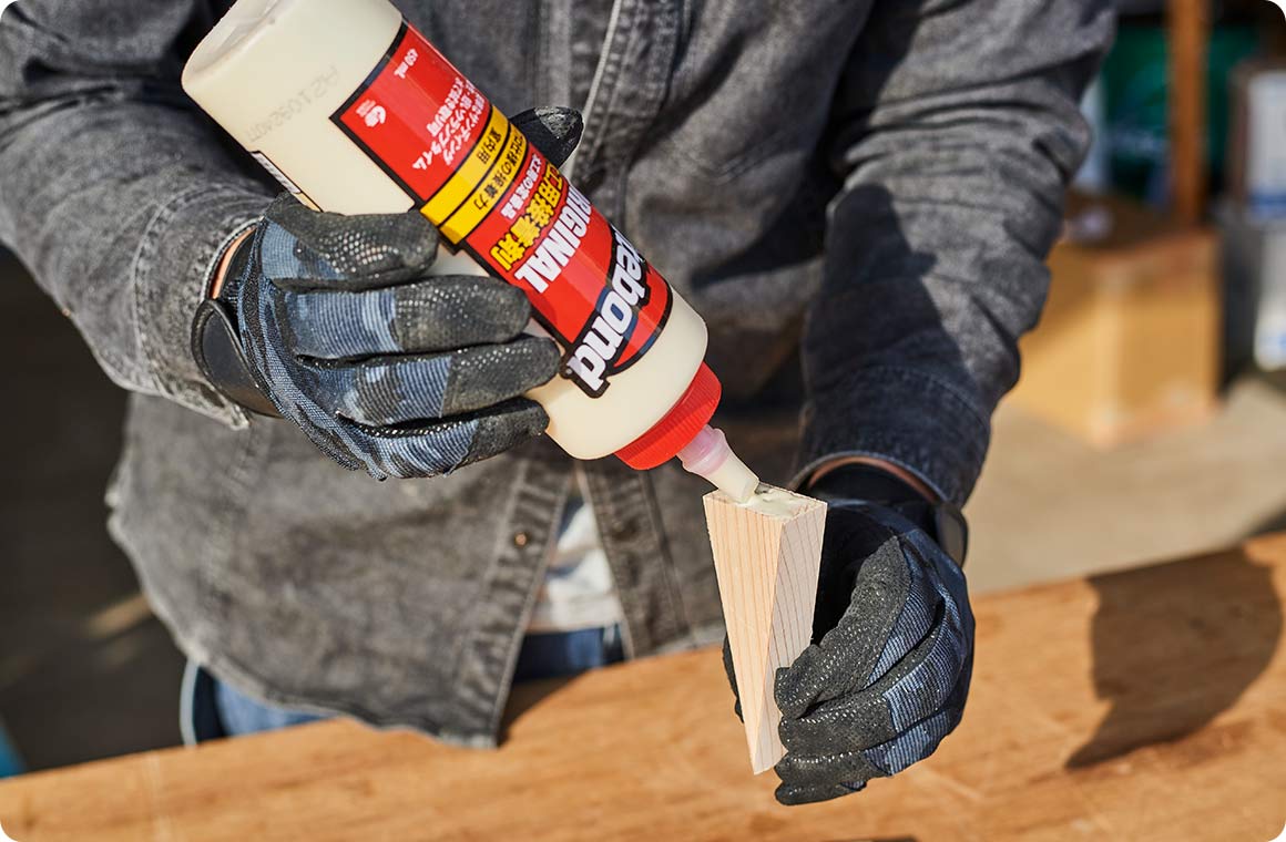 木工用ボンドでBとCを接着する。