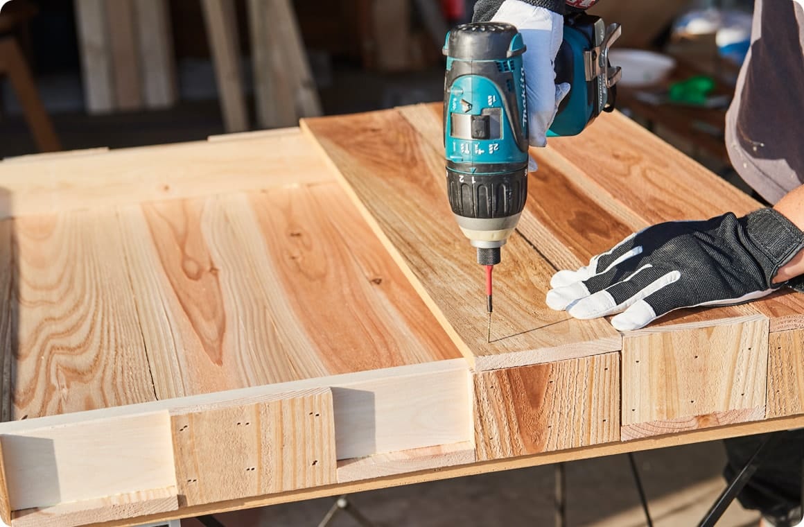 側面の残りを固定する