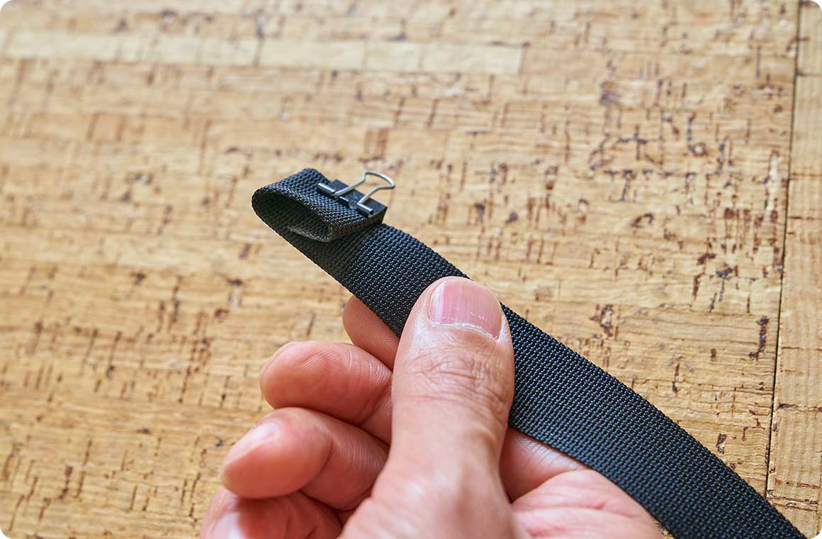 ナイロンテープの端っこを2cm折り