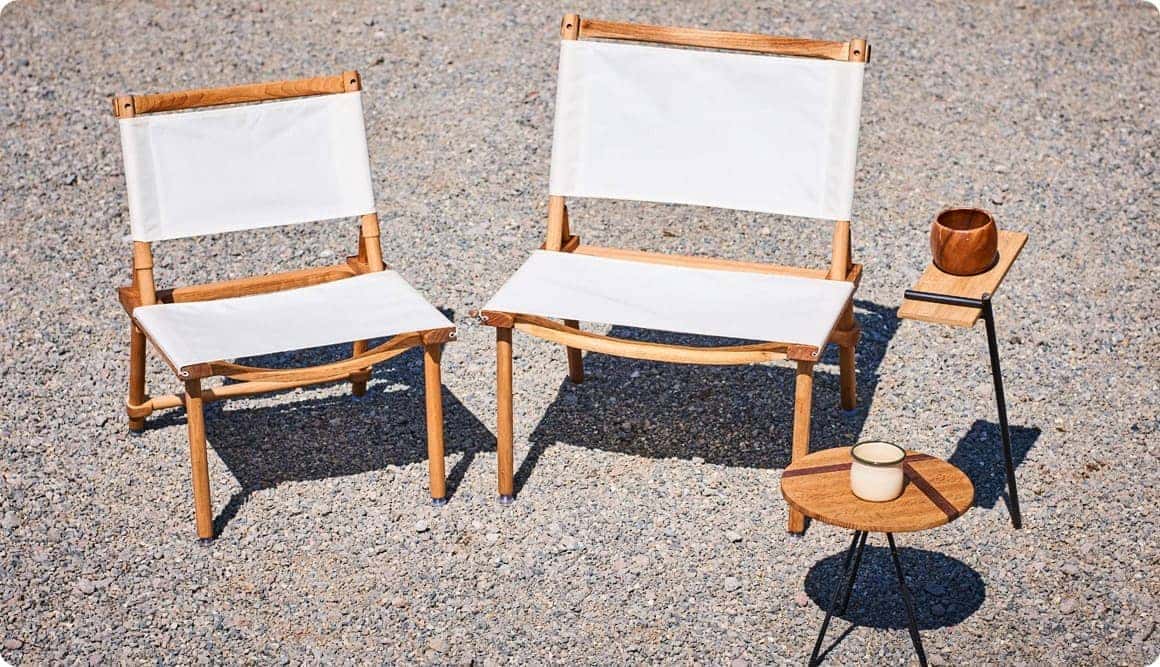 キャンプのリビングシーンでリラックスするのに必要不可欠なチェア
