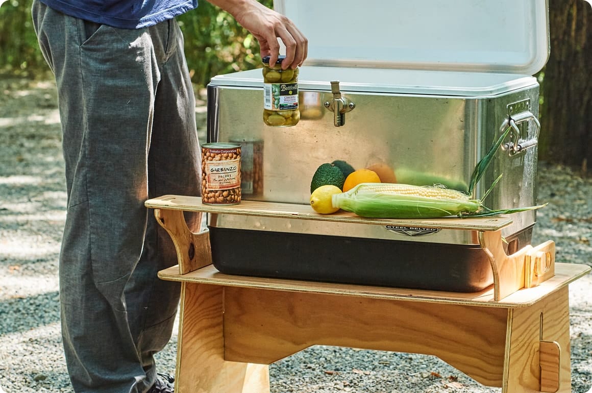 従来のスタンドにはない機能が、この専用小棚