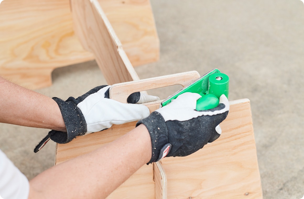 ※トリマーの使用時は、木くずが飛散するため保護メガネの着用を