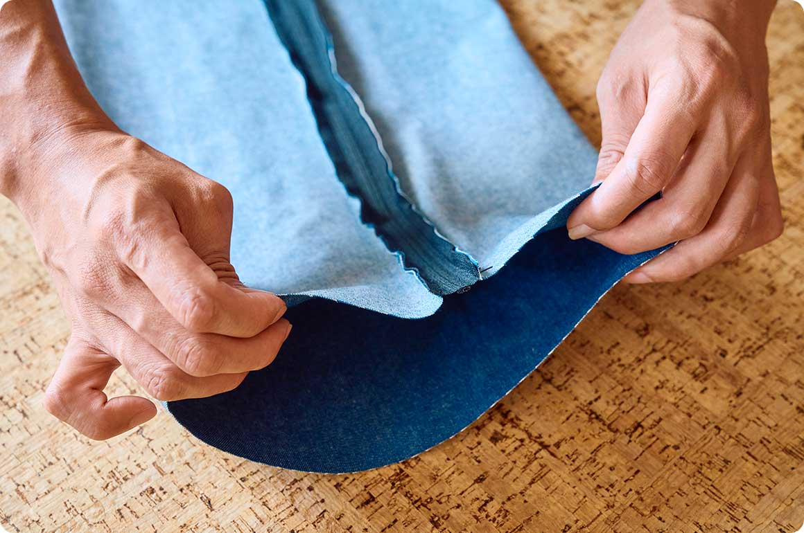 生地はN-BOXのシートとのカラーコーディネートで淡いデニムをチョイス