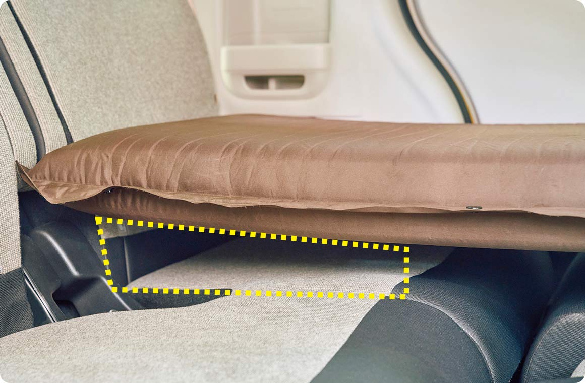 生地の幅、側面の採寸をする