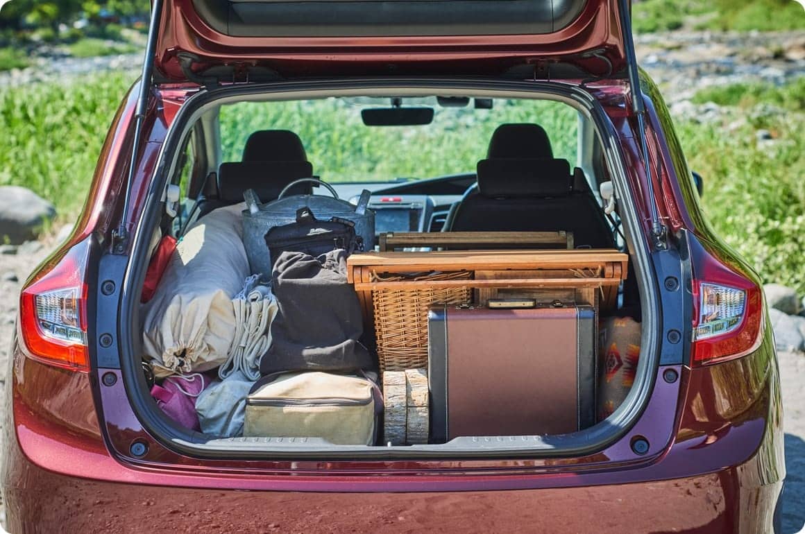 脚とフタはパタンと折り畳める構造なので、展開・撤収はあっという間で持ち運びも容易です