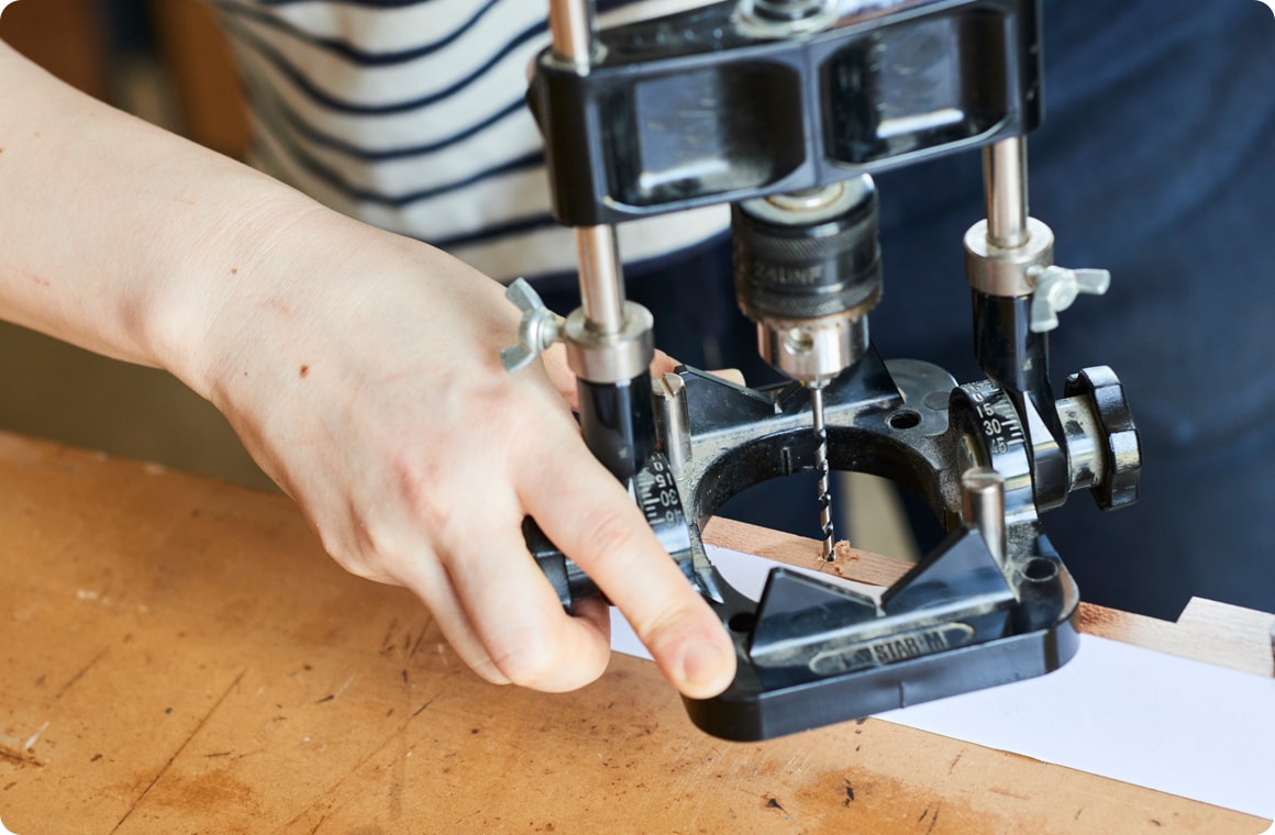 A以外の木材すべてに、下穴を開ける