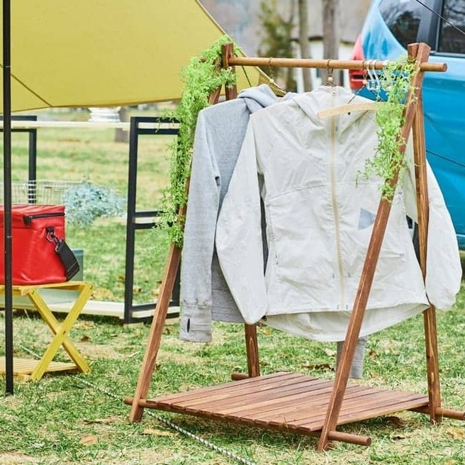 キャンプ仕様のハンガーラック