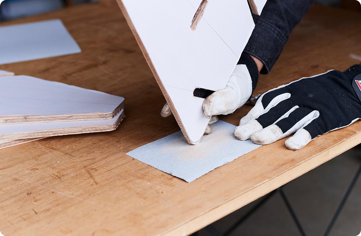 各板の角部分に描かれた斜線はデザインカット用。やすりで削る（削り加減はお好みで）