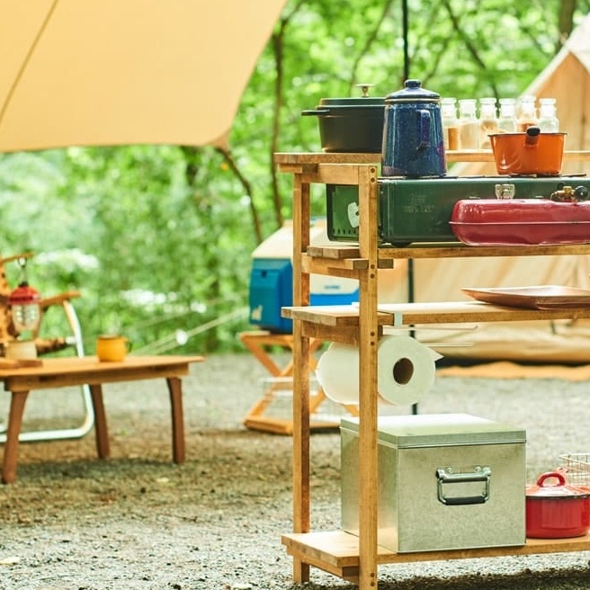 用途に応じて変幻自在に使える木製キッチンテーブル