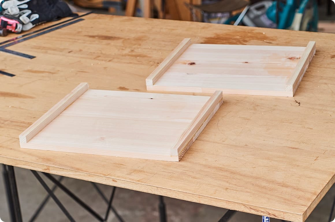 天板、側板、底板の「面」ができたら、それぞれを組み合わせてボックス形状にしていきます