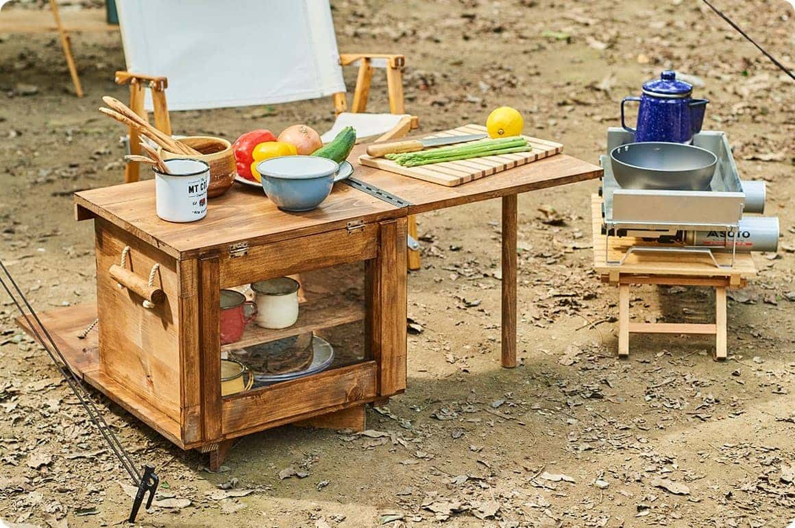 遊び心あふれるクリアな窓は、ケーキ屋さんなどの「ショーケース」をイメージ。中が見えることにより、魅せるディスプレイを楽しめます