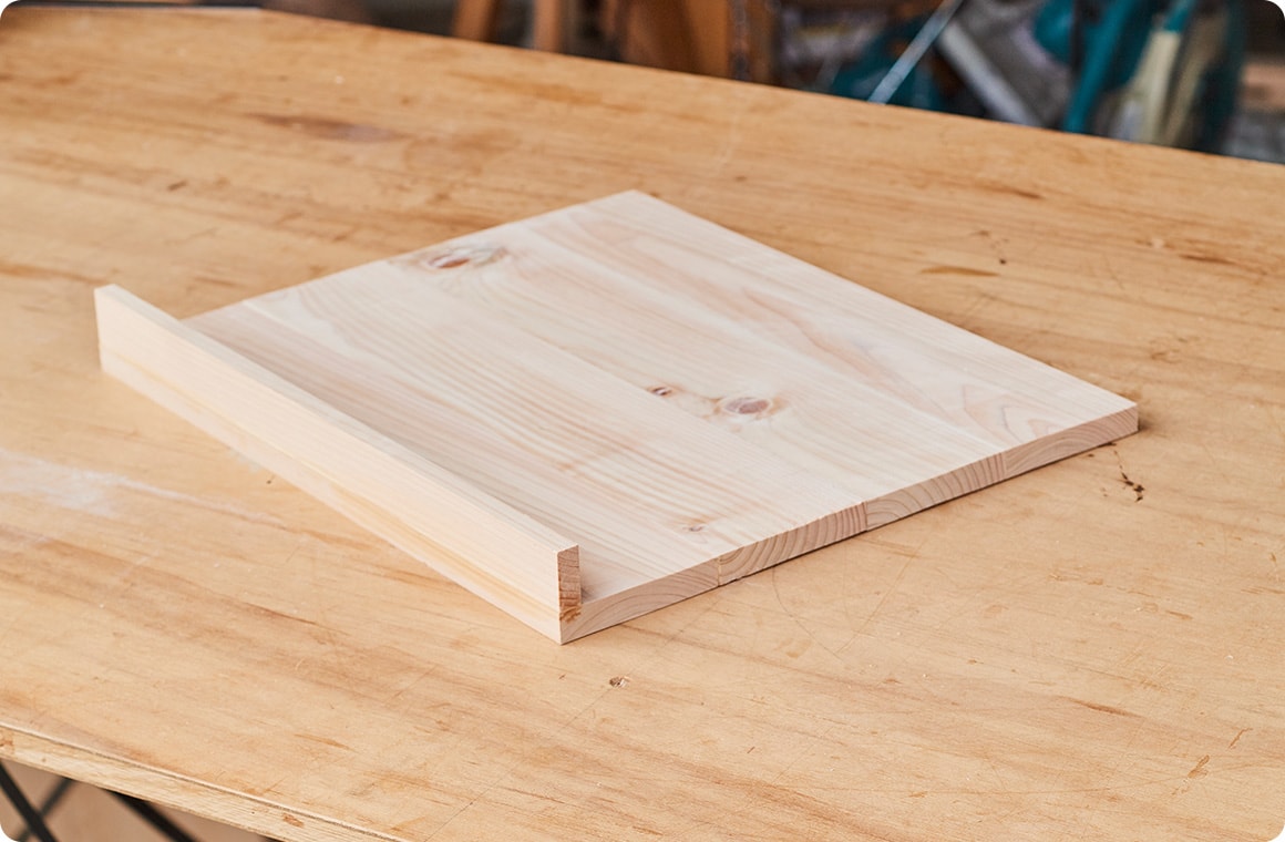 どちらか1つの天板に、B-1をボンドで圧着する