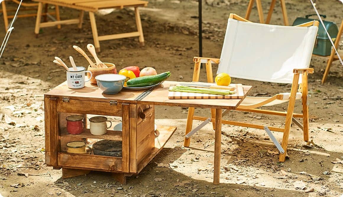 テーブルにラック、さらにはボックスと、組み合わせパターンが膨大なキッチンは、オシャレ自慢のキャンパーにとって腕の見せどころ