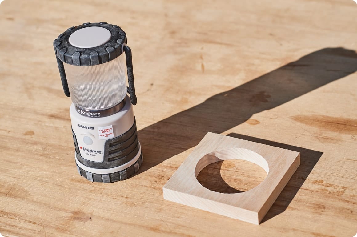 ケースである以上、中に入れたランタンを保護しつつ持ち運べることも重要