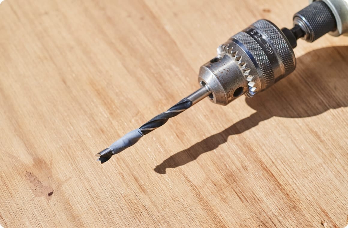 誤って貫通穴が開かないようにするテクニック