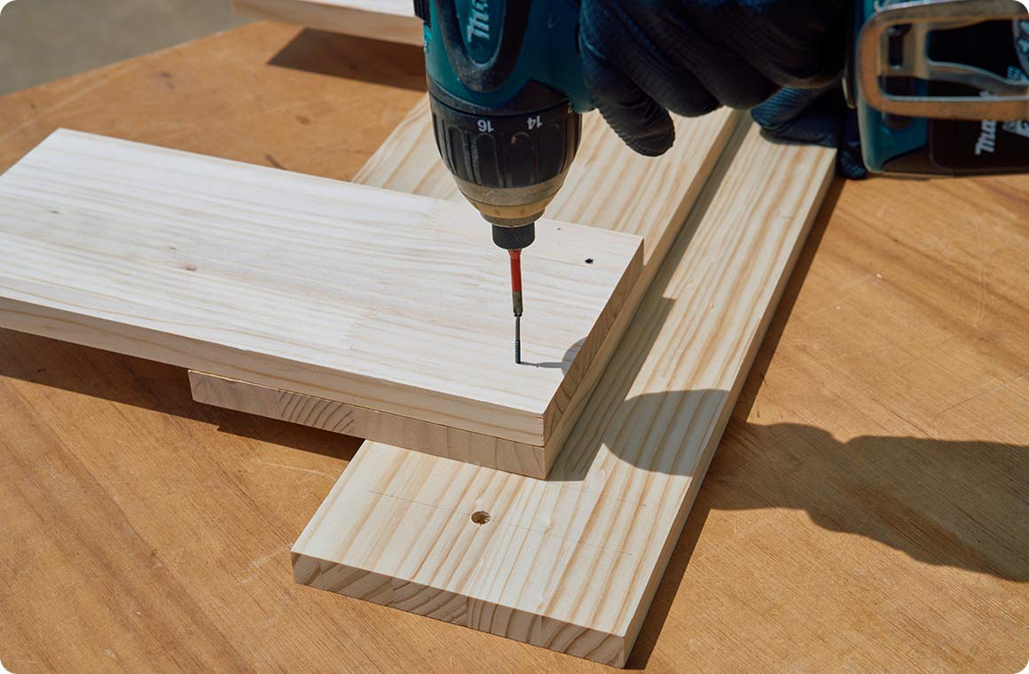 Bの上にCを固定する。