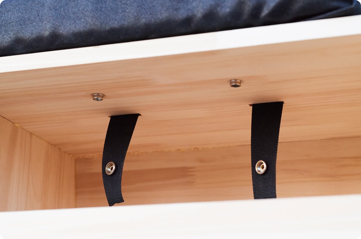 あとは塗装をして、金具、開閉式のトビラを取り付ければ完成です