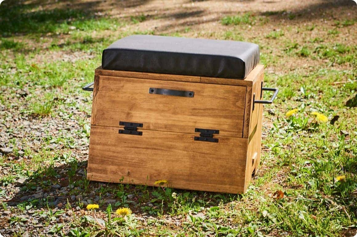 木材はおもに、手に入れやすいパイン集成材を使用していますが