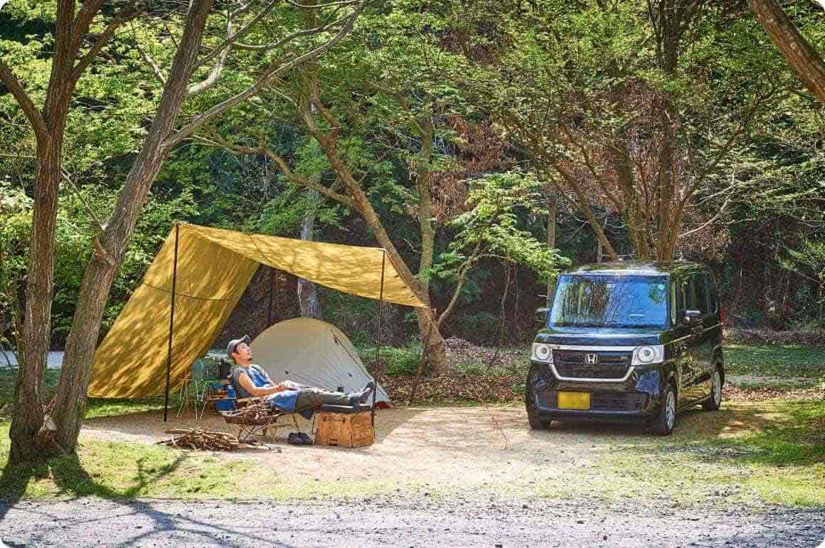 オリジナル要素をたっぷりと詰め込んだボックス型オットマン