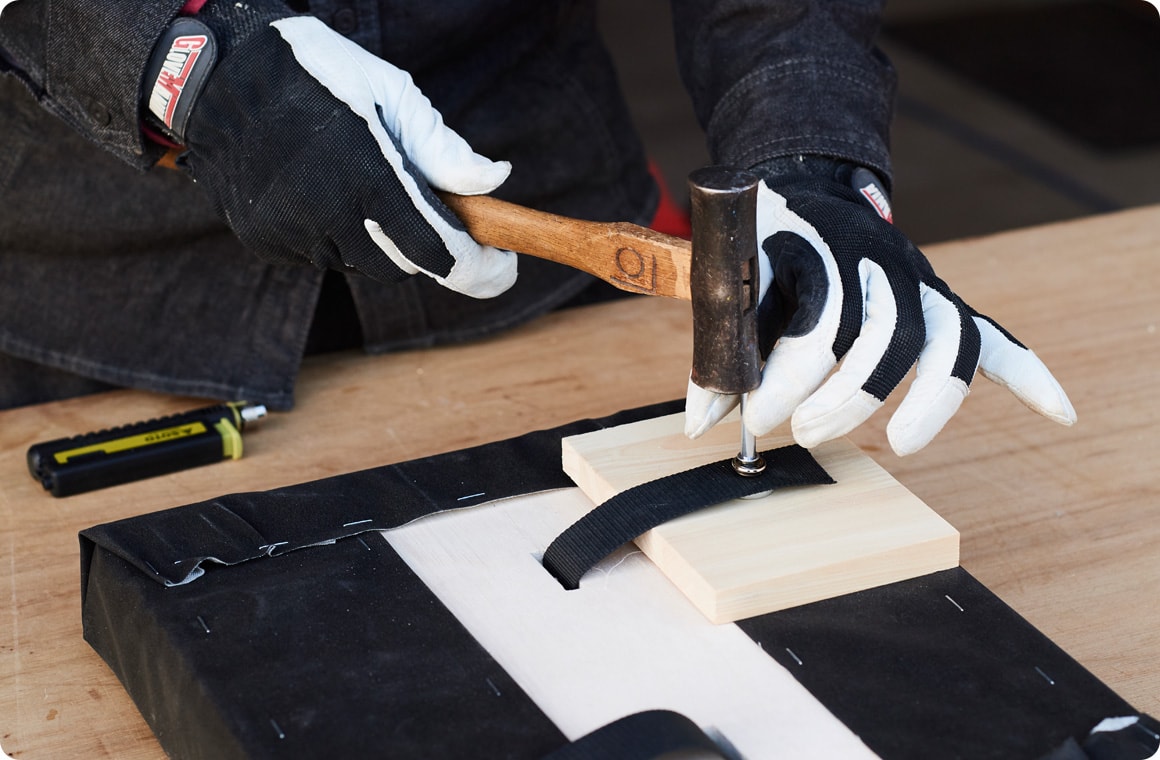 ナイロンテープにジャンパーホックを取り付ける