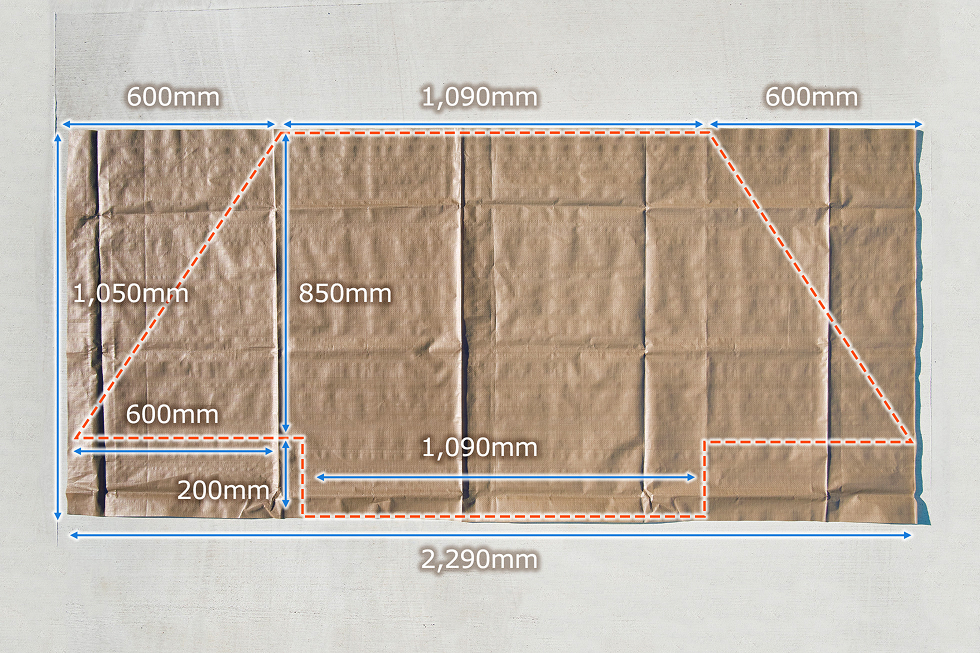 生地にラインを引く