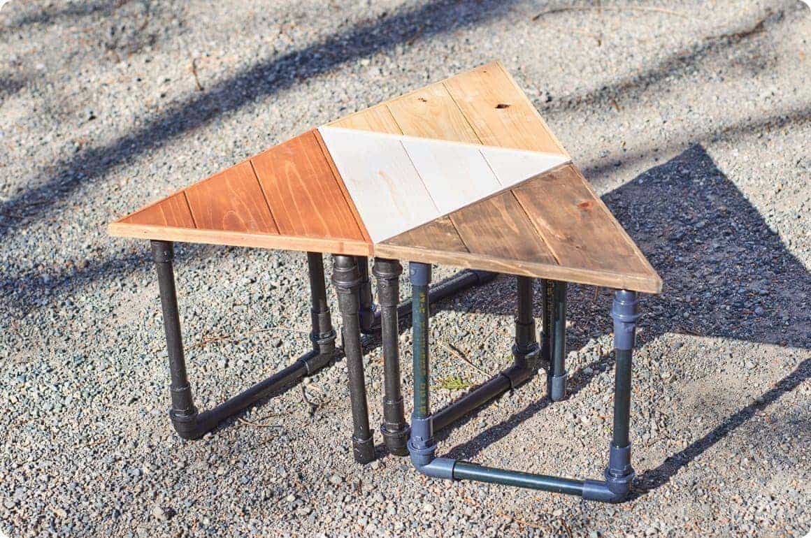 中にコーヒーセットを入れたり、本を入れたり