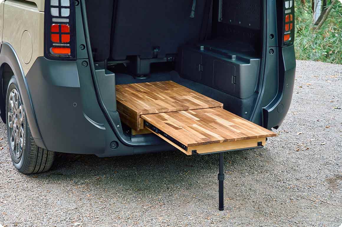 リアゲートを開けてわずか数秒で展開完了