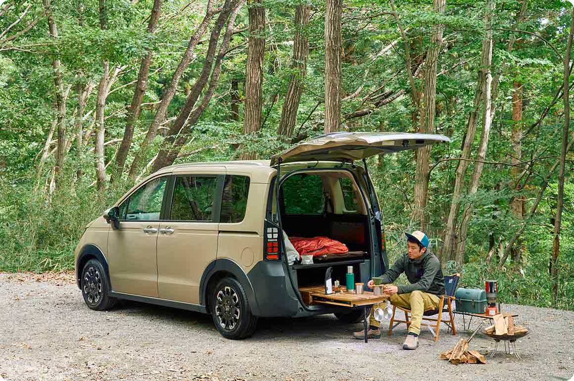 低床ラゲッジなのでロースタイルのキャンプスタイルにもちょうどいい