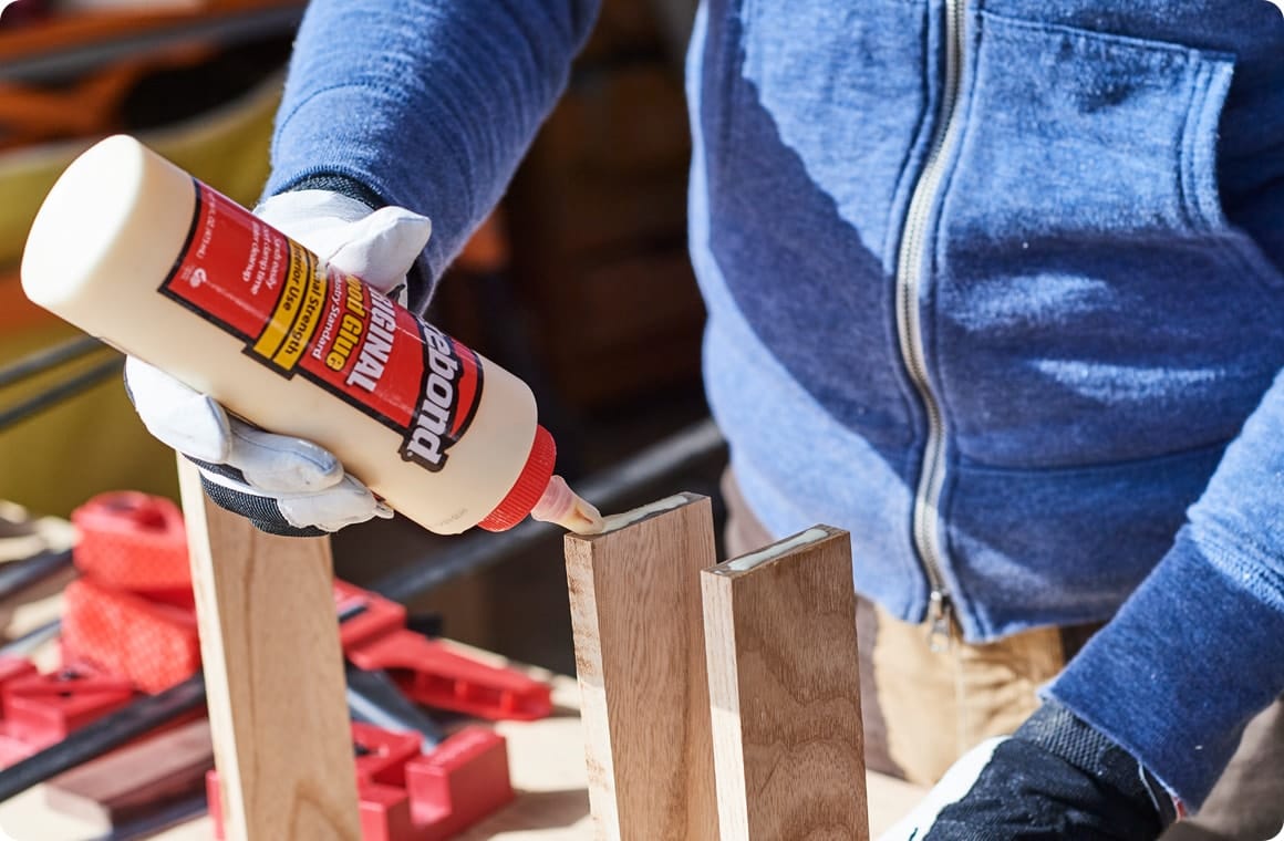 A、Bをそれぞれボンドで接着し、再度ボックスクランプで固定し、乾燥を待つ